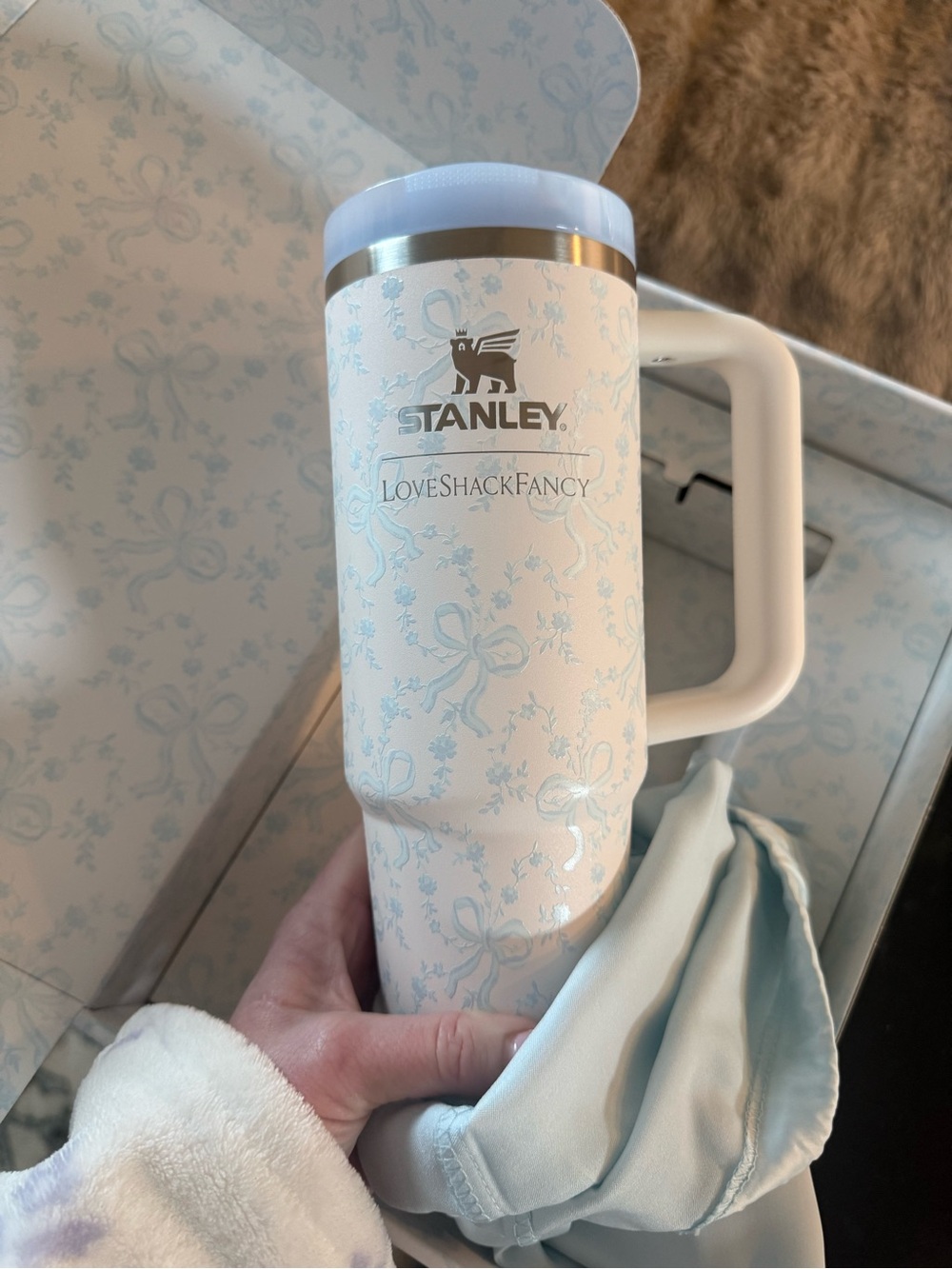 Stanley Travel Mug in Pale Blue & White Floral - Picture 5 of 7